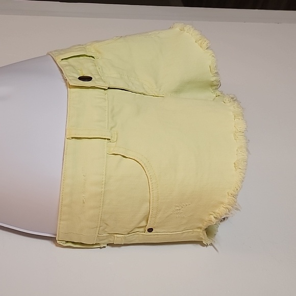 Billabong Laneway Shorts, Pale Neon Yellow/Green, Size 5 - Picture 2 of 8